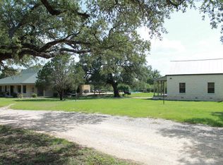 27845 Countryside Dr, New Braunfels, TX 78132