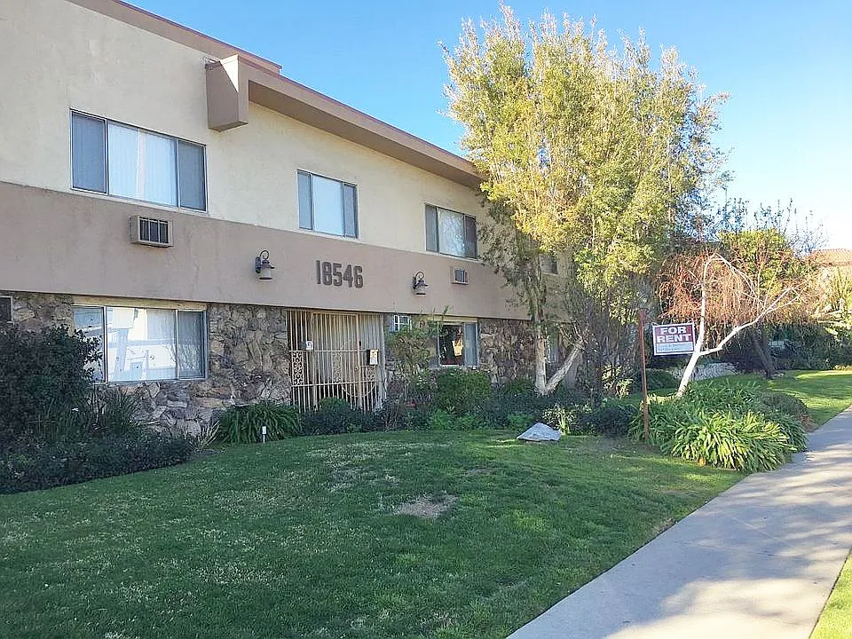 18546 Clark St — Photo 1
