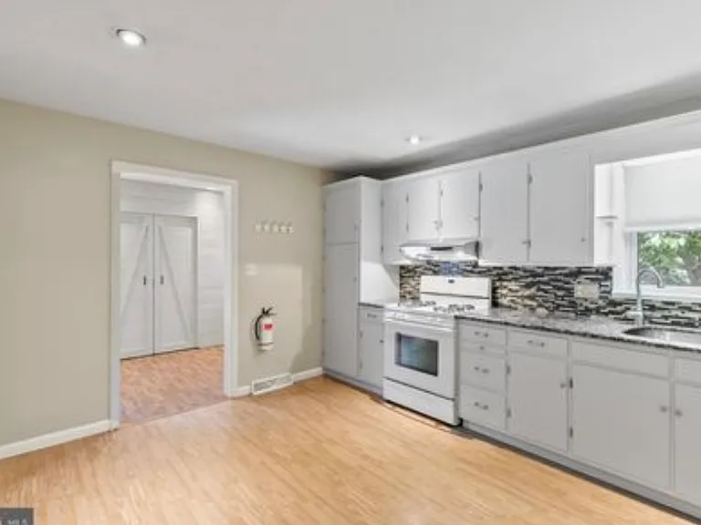 25 Glenwood Ave #A — Photo 6