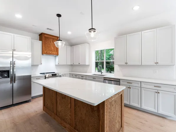 54 Legend Mill Ct, Spring, TX 77382