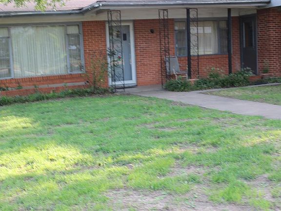 2nd image of 617 W College Ave