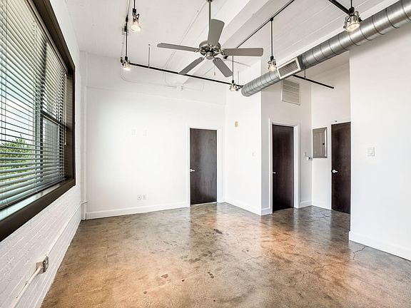 5th image of 831 S Flores St Ste 2304