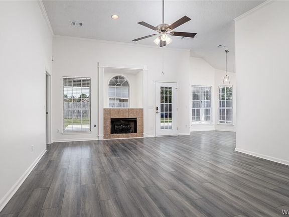 3rd image of 4813 Madison Cir