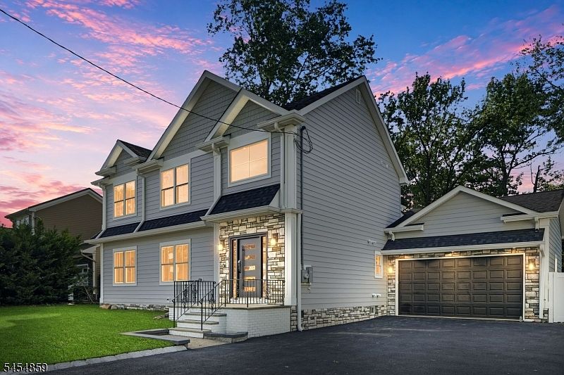 1st image of 17 Blake Dr