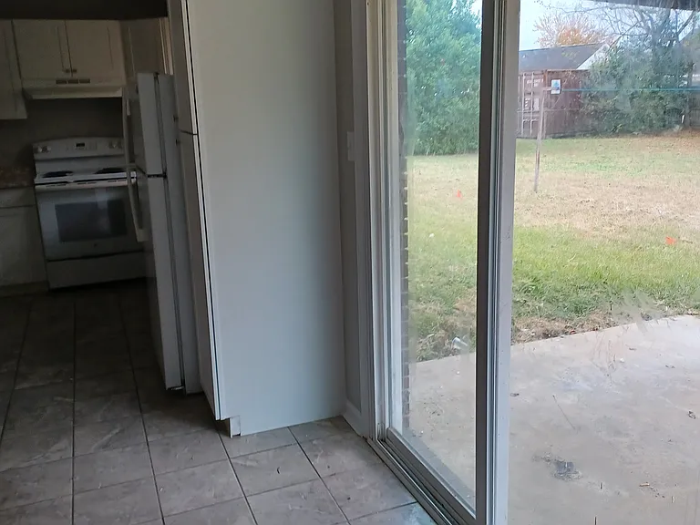 108 Lancelot Ct — Photo 7