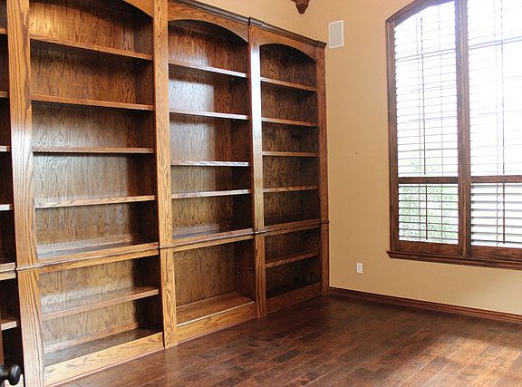 5th image of 130 N Almondell Cir
