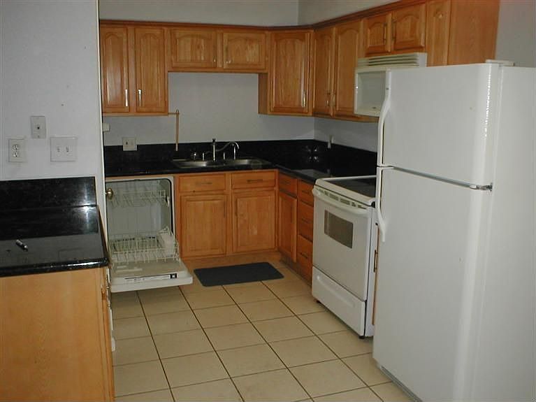 2nd image of 1715 W Clinton Ave APT 102