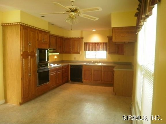 Large Eat In Kitchen