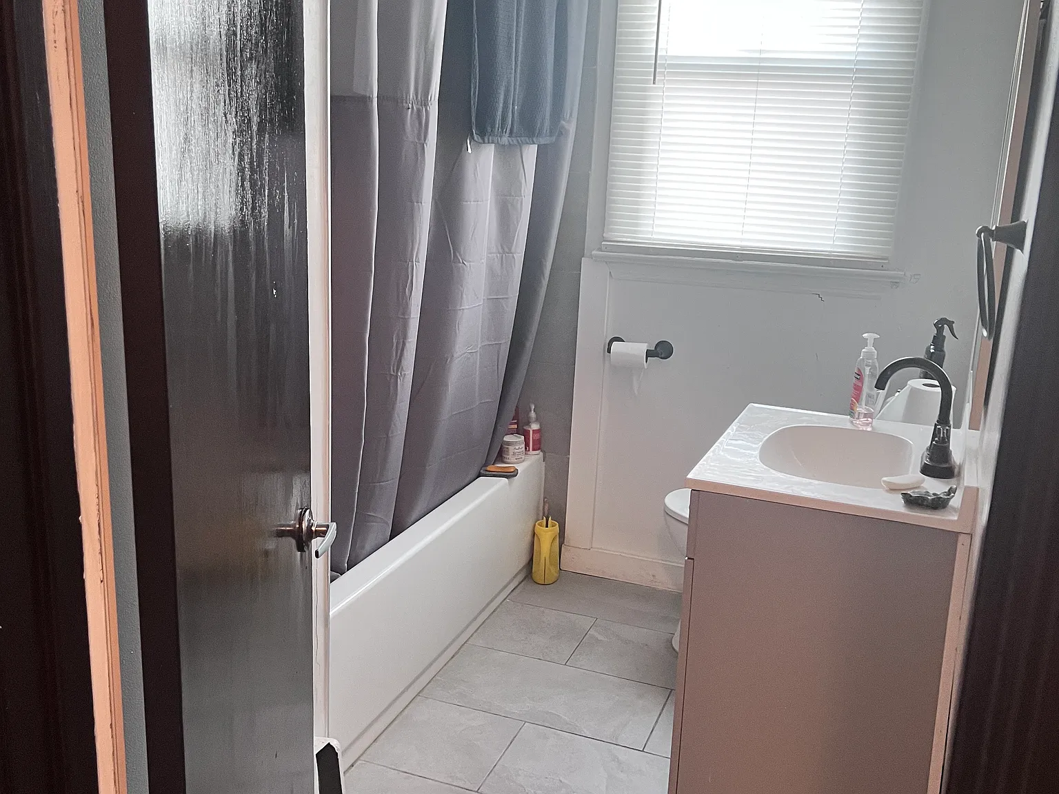 3 bed, 1304 sqft, $2,200 — Photo 3
