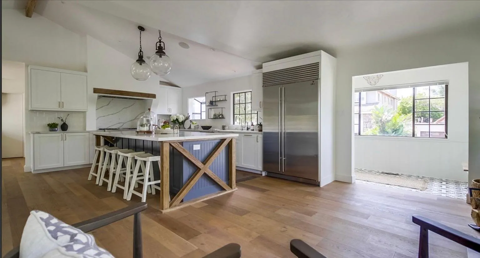 4 bed, 3.5 bath, 2496 sqft, $12,500 — Photo 1
