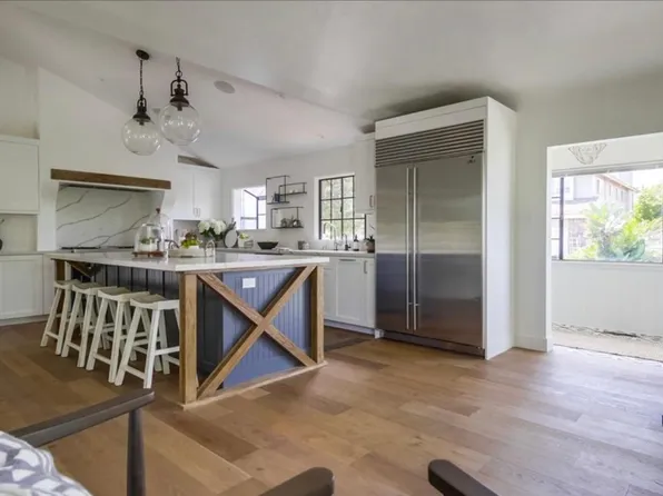 1105 3rd St, Hermosa Beach, CA 90254