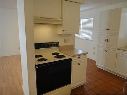 3rd image of 2913 Dale Dr