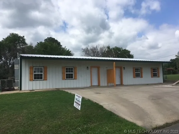 1006 N 1st St, Quinton, OK 74561