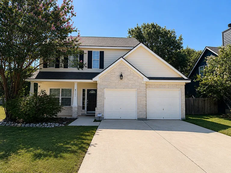 101 Kathryn Cv — Photo 1