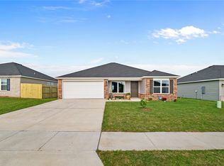 1641 Ace Ave, Gentry, AR 72734