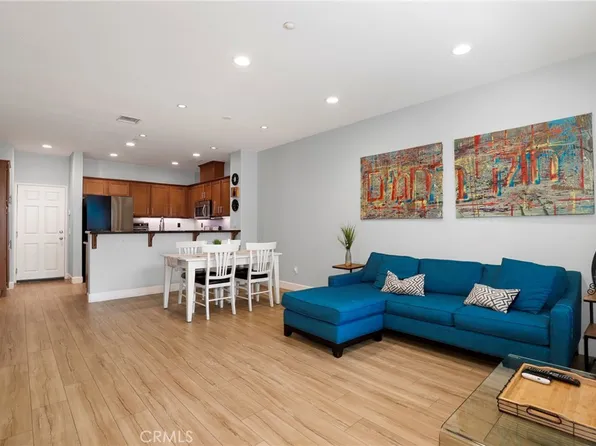 330 Harbor Breeze Dr, Port Hueneme, CA 93041