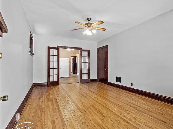 3rd image of 5030 Mardel Ave #243