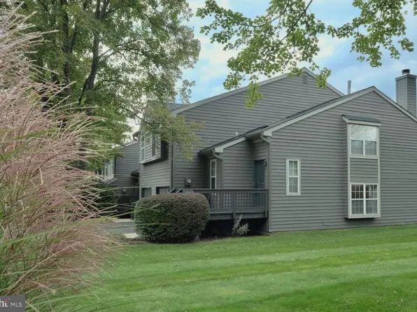 12 A Andover Cir, Princeton, NJ 08540