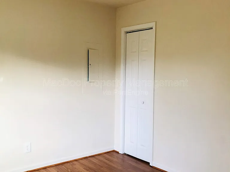 11001 Westminster Ct — Photo 7
