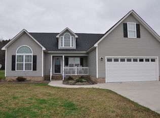 1183 Charlie Branch Dr, Winterville, NC 28590