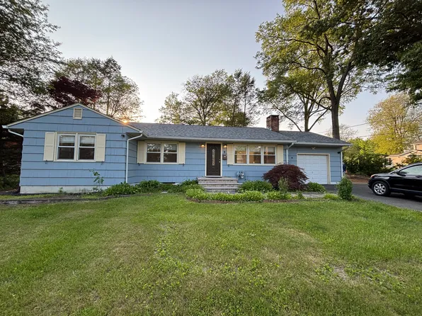 9 Perry St, East Hanover, NJ 07936