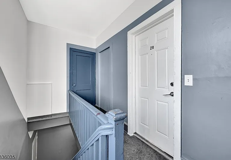 2 Columbus Pl #2R — Photo 3