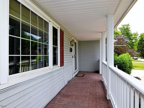3rd image of 3921 White Oak Trl