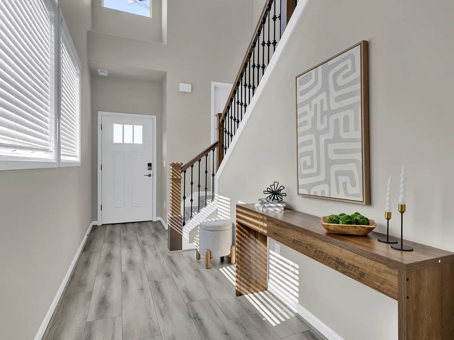 4 bed, 2564 sqft, $3,995 — Photo 3