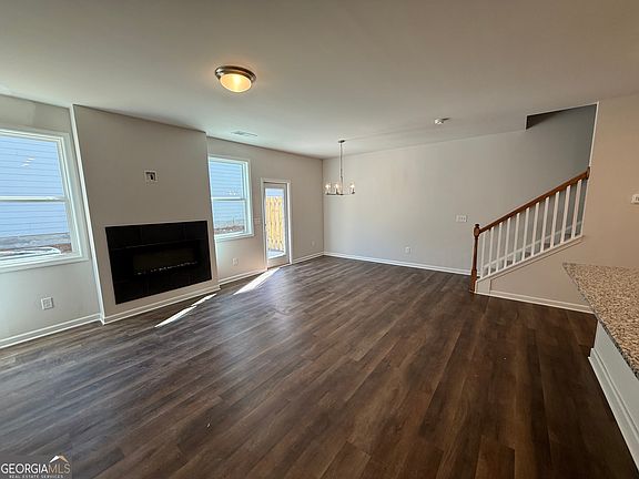 4th image of 5151 Longview Run