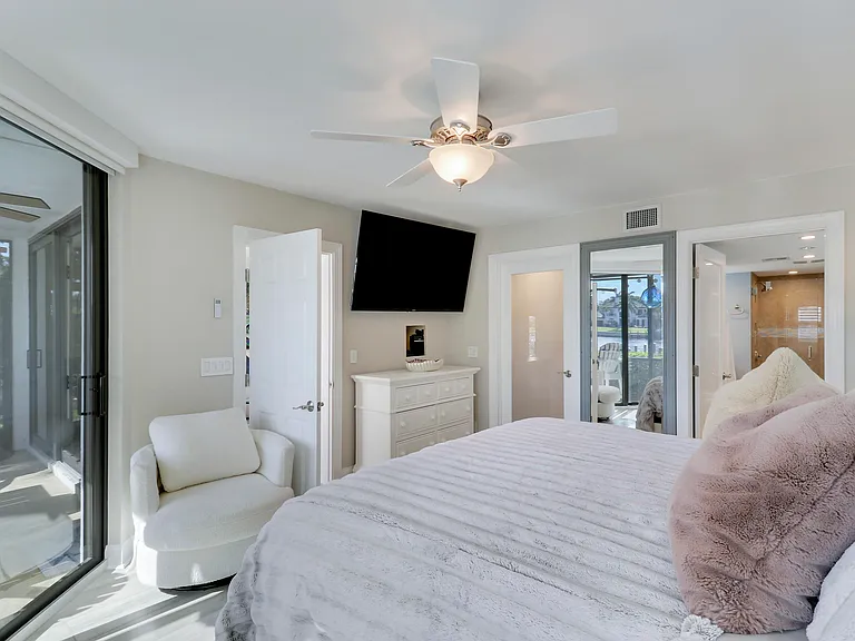 515 Bay Colony Dr N — Photo 25