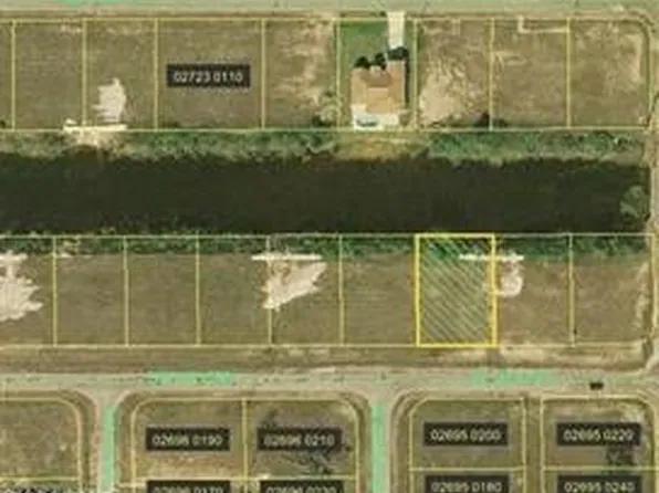 9 NW 19th Ter, Cape Coral, FL 33993