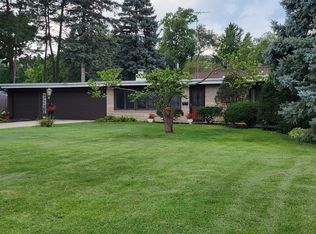 1633 Southlawn Pl, Aurora, IL 60506