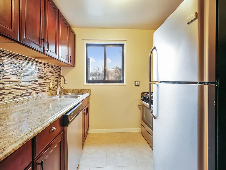 7611 Maple Ave #501 — Photo 9
