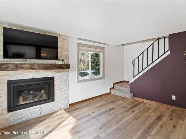 360 E Simpson Ave APT 19, Jackson, WY 83001