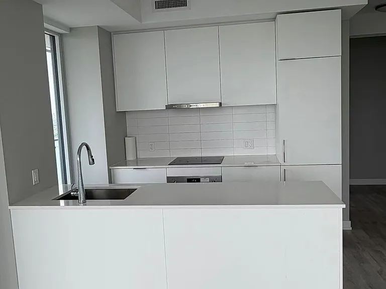 7 Golden Lion Hts #2503 — Photo 5