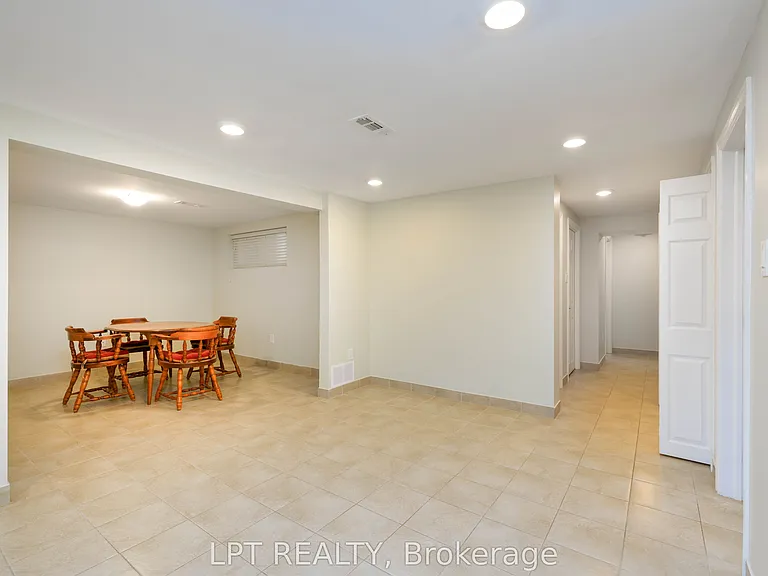 195 Grove St E #LOWER — Photo 10