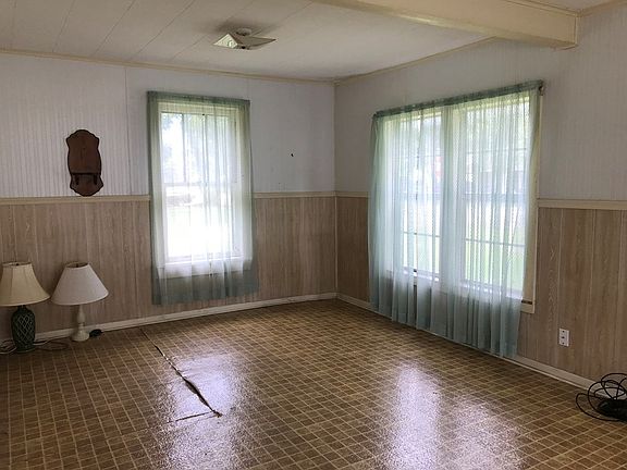 3rd image of 1504 Avenue E