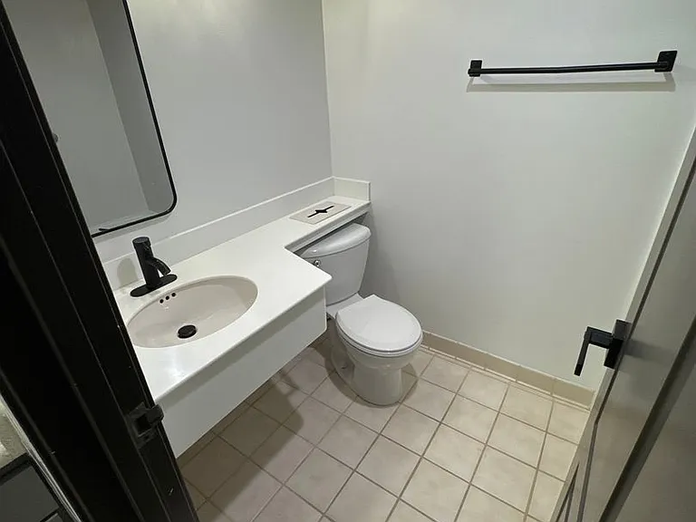 The McCoy at 8035 Apartments - Clive — Photo 47