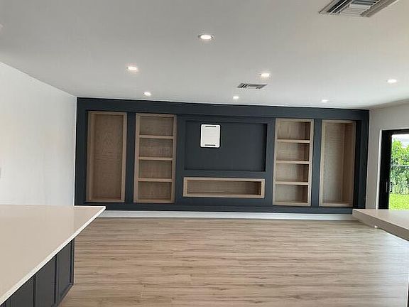 2nd image of 4791 Oak Circle