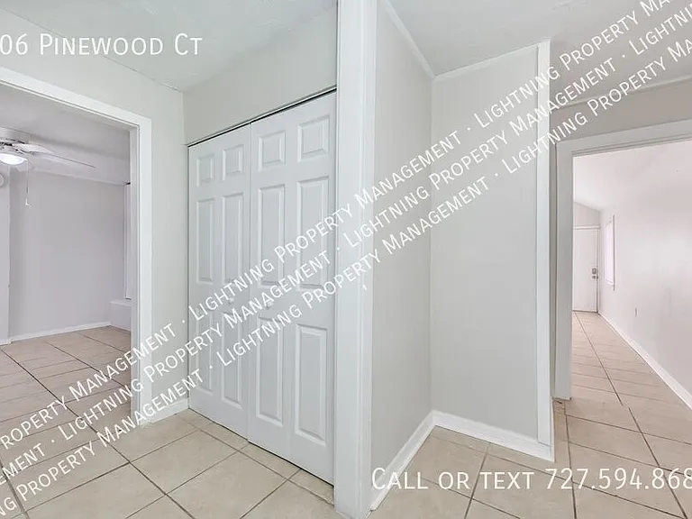 406 Pinewood Ct — Photo 5