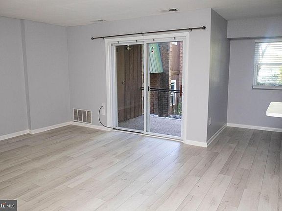 5th image of 319 Meadowview Ln #319