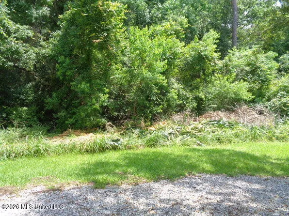 Wayne Ln, Biloxi, MS 39532