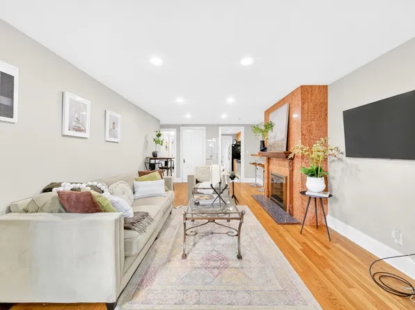 352 Tappan St APT 1, Brookline, MA 02445