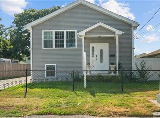47 Harris St, Pawtucket, RI 02861