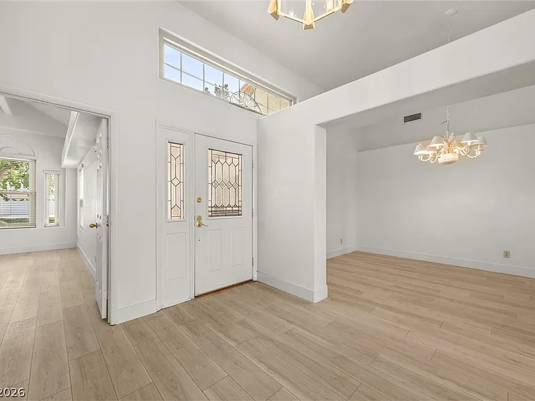 360 Humboldt North Dr — Photo 12
