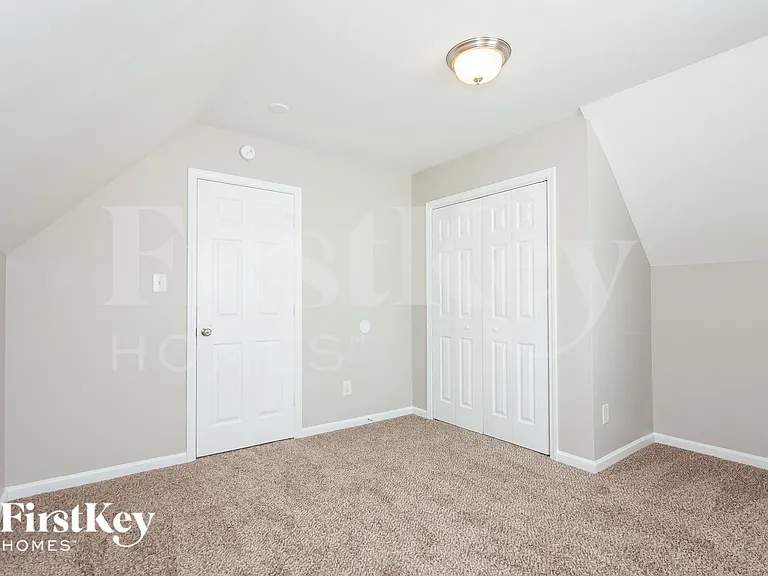 2422 Fairstone Ave — Photo 11