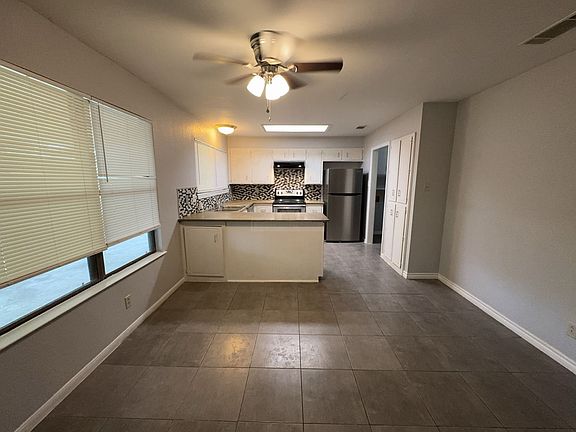 4th image of 1704 Big Bend Dr