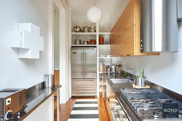 Rented by Bond New York | media 43