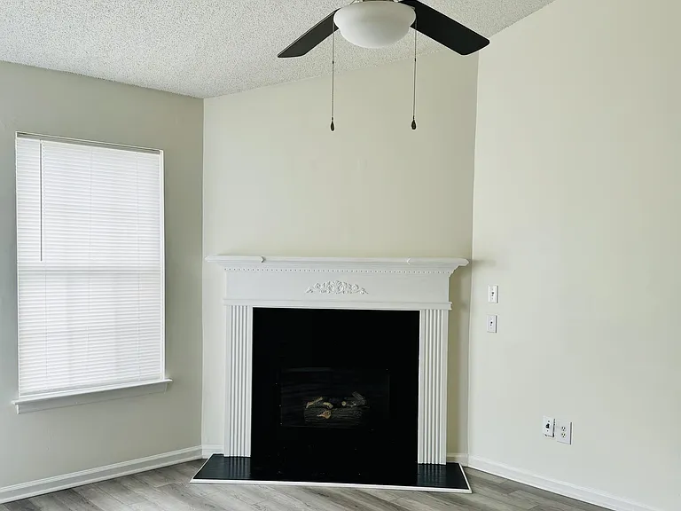 2607 Bluff View Dr — Photo 6