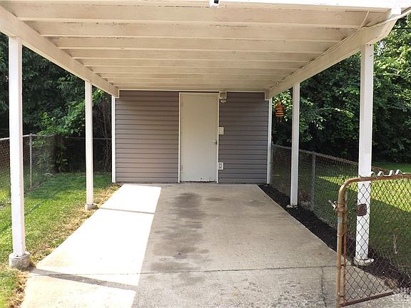 3rd image of 5048 Glouster Ave